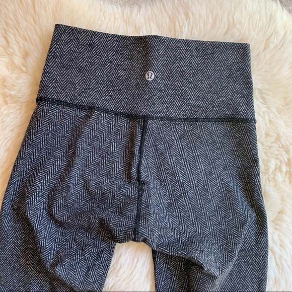 Lululemon Herringbone High Rise Wunder Legging 4 - Picture 5 of 8